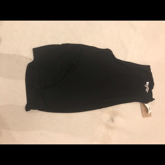 Black keyhole tee - Picture 3 of 3